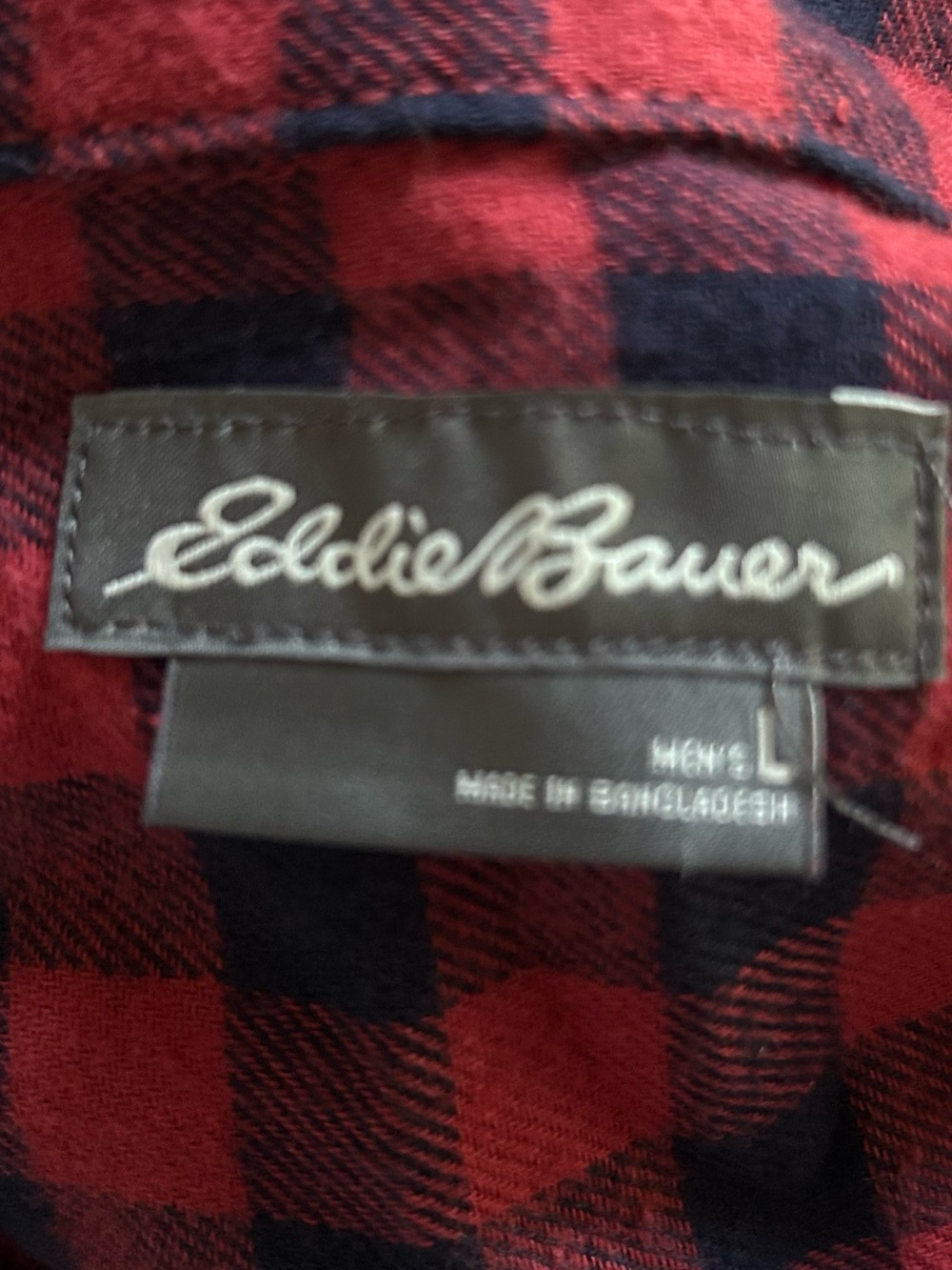 NWT Men’s Large Eddie Bauer Red and Black Plaid Flannel Button-Down Shirt - Picture 3 of 3